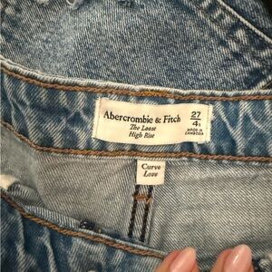 Abercrombie & Fitch The Loose High Rise Curve Love Jean